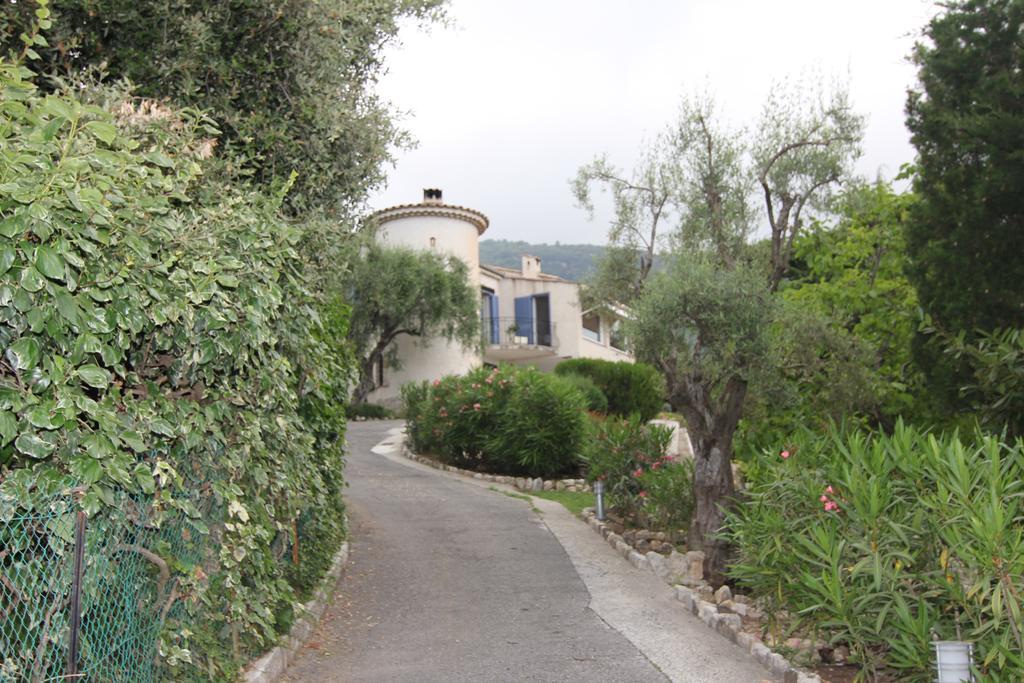 Bed and Breakfast La Tourrette Tourrettes-sur-Loup Esterno foto
